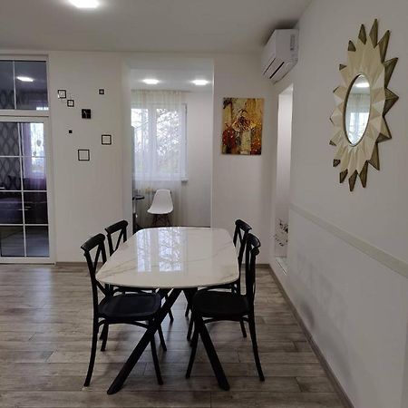 Modern Apartment In The Center With The View Of The Majestic Ararat Ереван Екстериор снимка