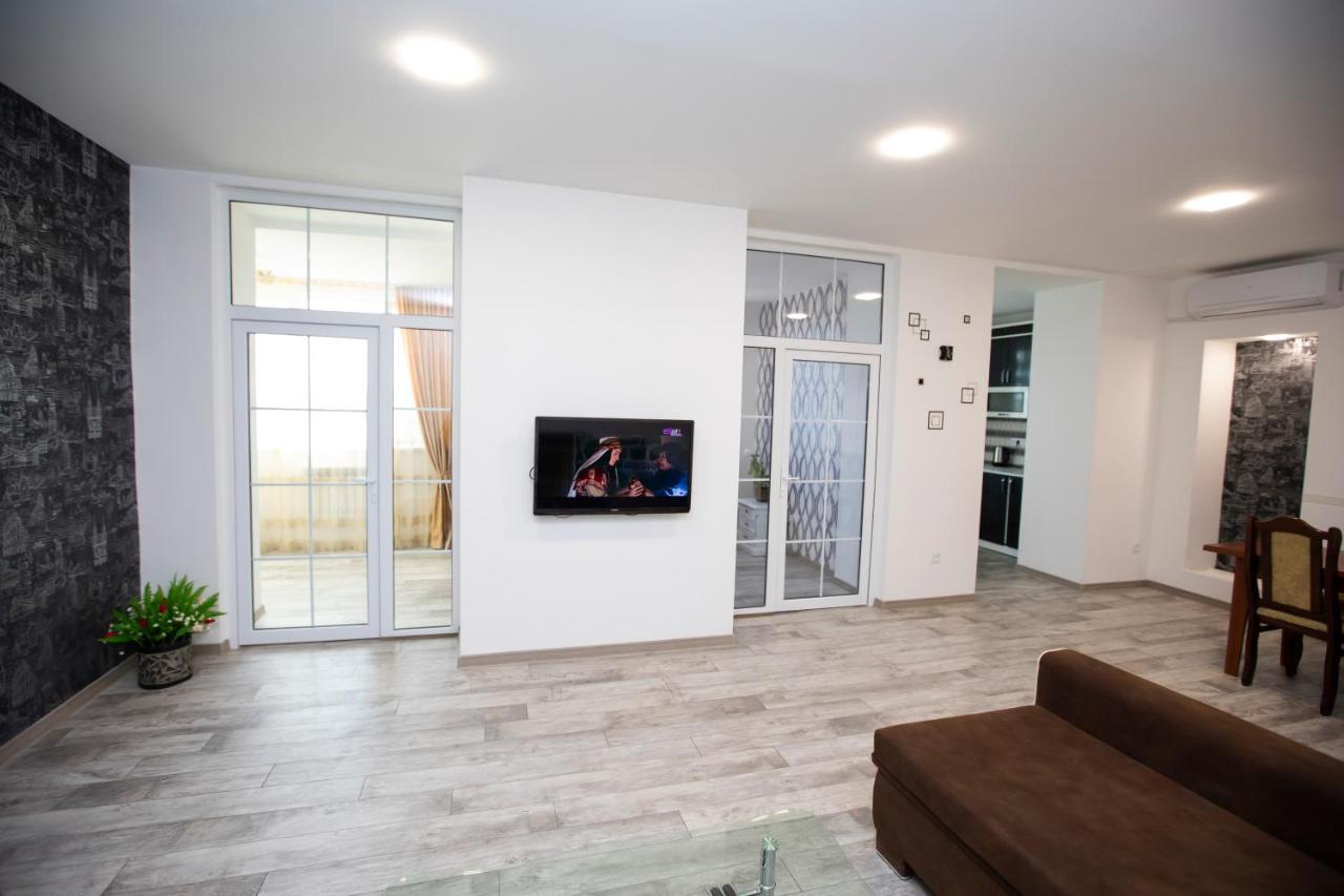 Modern Apartment In The Center With The View Of The Majestic Ararat Ереван Екстериор снимка
