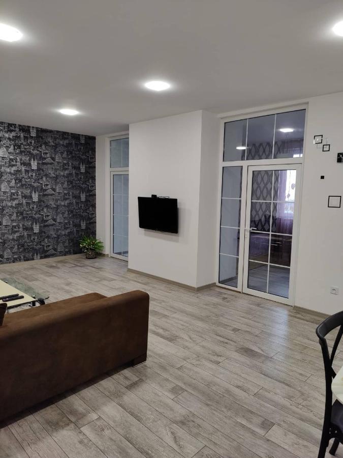 Modern Apartment In The Center With The View Of The Majestic Ararat Ереван Екстериор снимка