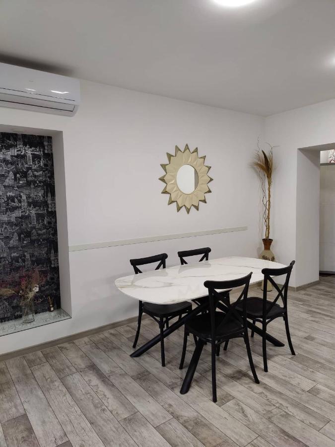Modern Apartment In The Center With The View Of The Majestic Ararat Ереван Екстериор снимка