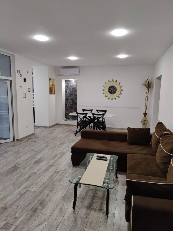 Modern Apartment In The Center With The View Of The Majestic Ararat Ереван Екстериор снимка
